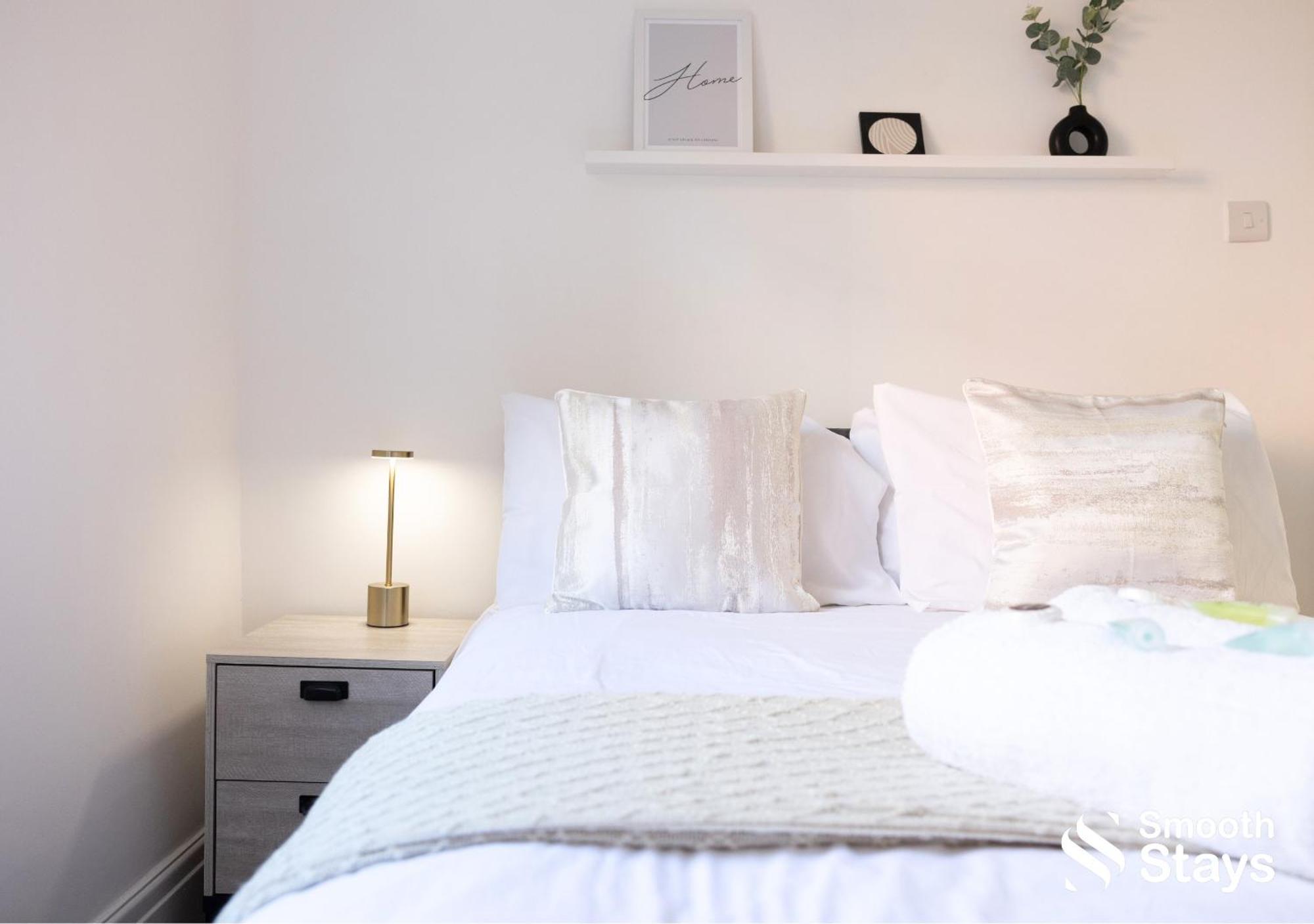 One Bedroom Apartment At Smooth Stays Short Lets & Serviced Accommodation Preston With Parking Near Train Station ภายนอก รูปภาพ