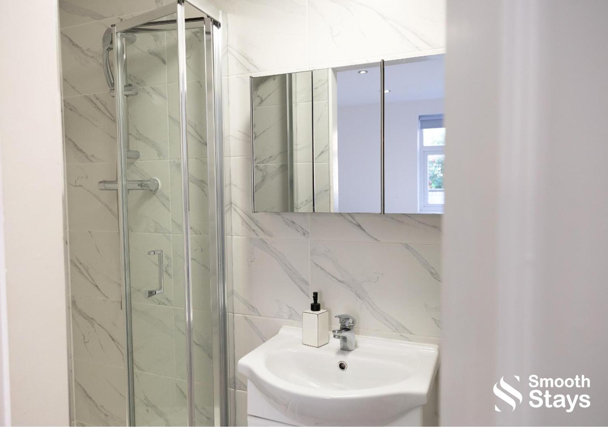 One Bedroom Apartment At Smooth Stays Short Lets & Serviced Accommodation Preston With Parking Near Train Station ภายนอก รูปภาพ