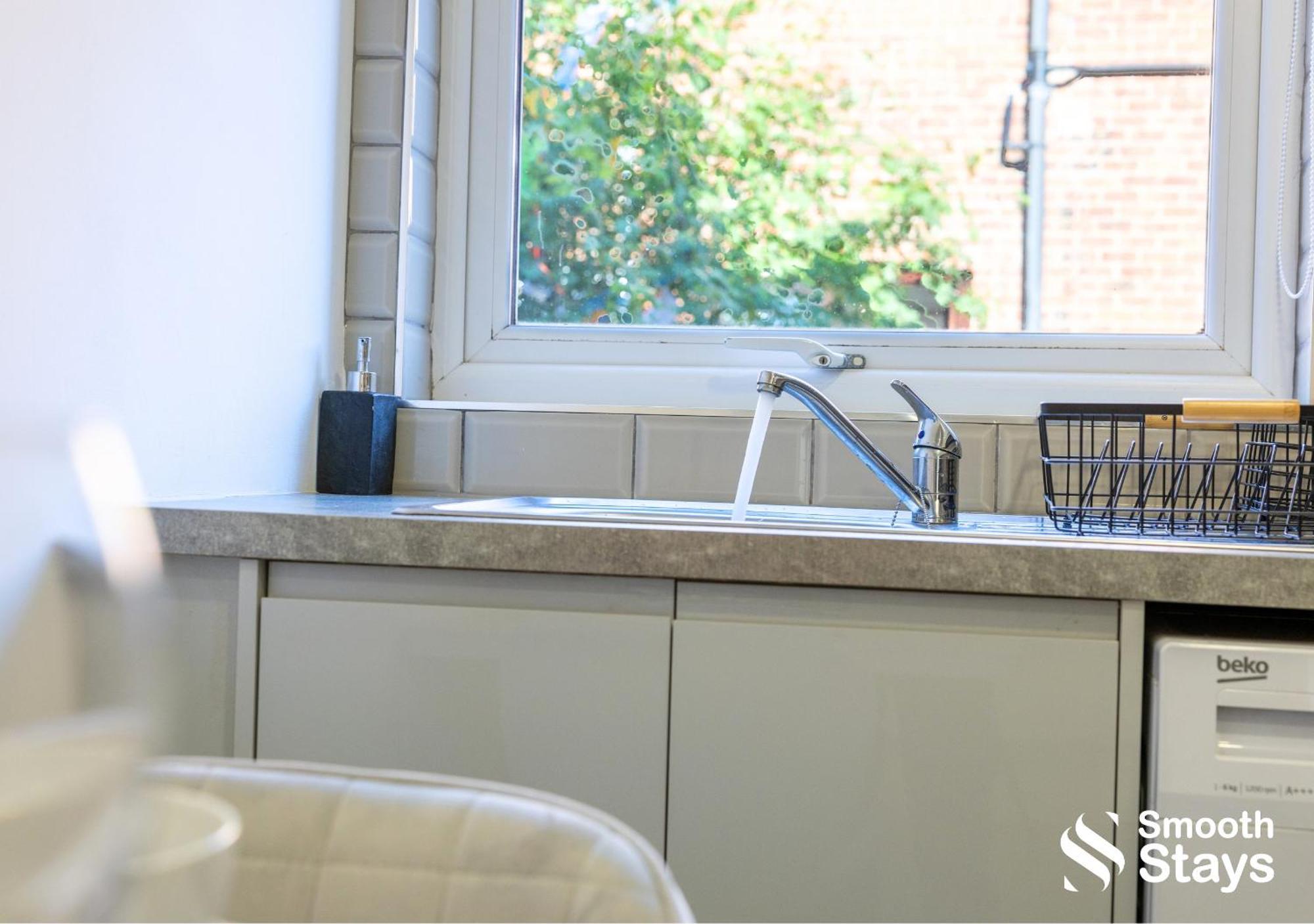 One Bedroom Apartment At Smooth Stays Short Lets & Serviced Accommodation Preston With Parking Near Train Station ภายนอก รูปภาพ
